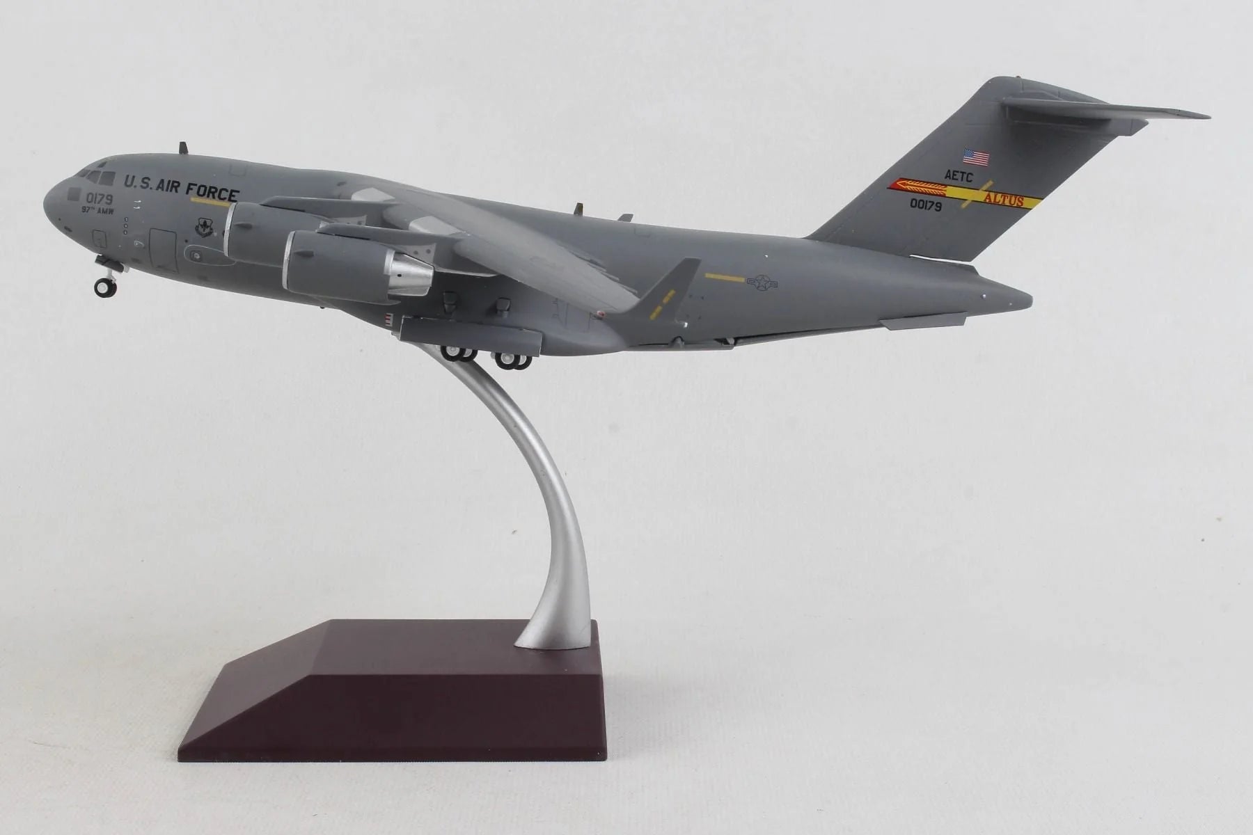 Gemini Jets 1/200 U.S. Air Force C17A Globemaster III 00-0179 Altus Air Force Base image 4