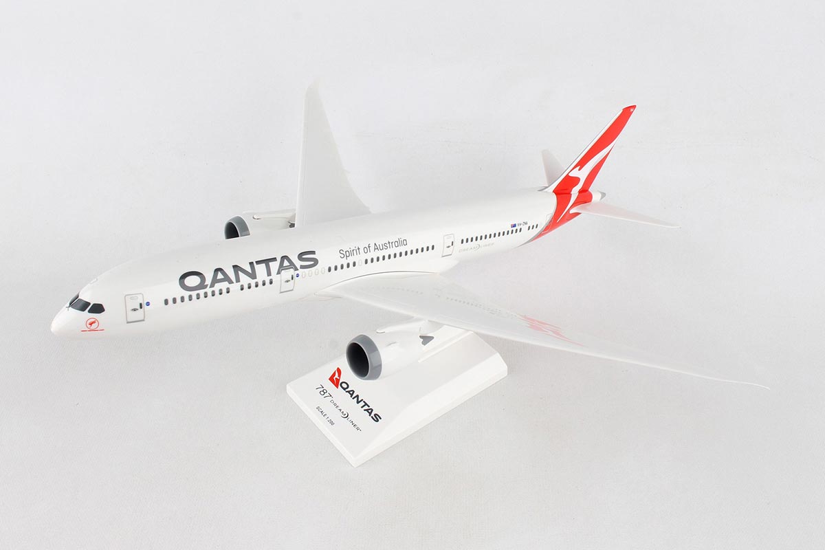 1/200 Qantas B787-9 New Livery - VH-ZNA | Skymarks Boeing 787 Aircraft Model SKR942 image 1