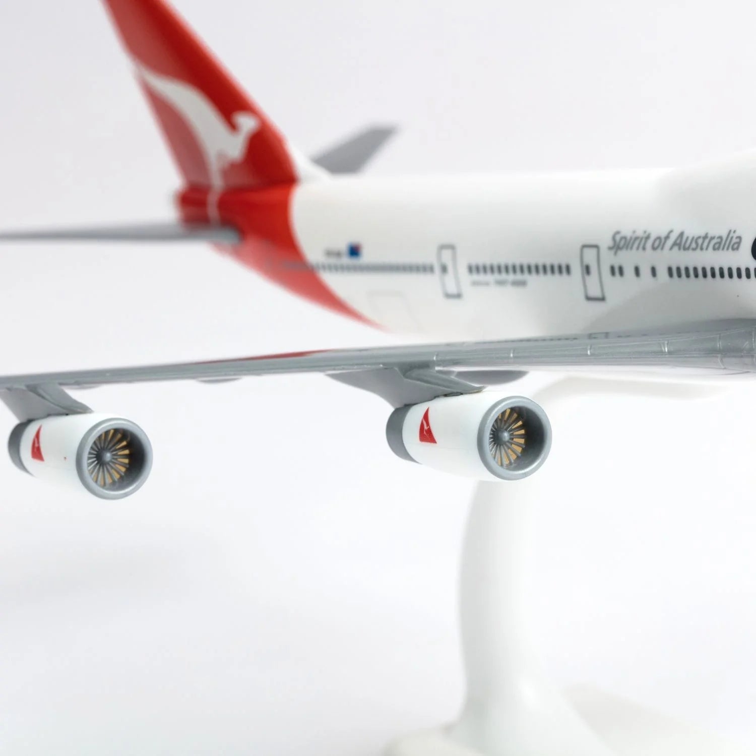 1/250 Scale Qantas Boeing 747-400 Old Livery Aircraft Model image 3