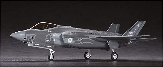 Hasegawa 1/72 F35A Lightning II Aircraft Model Kit image 1