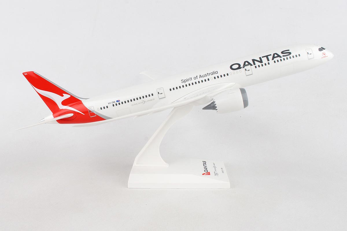 1/200 Qantas B787-9 New Livery - VH-ZNA | Skymarks Boeing 787 Aircraft Model SKR942 image 4