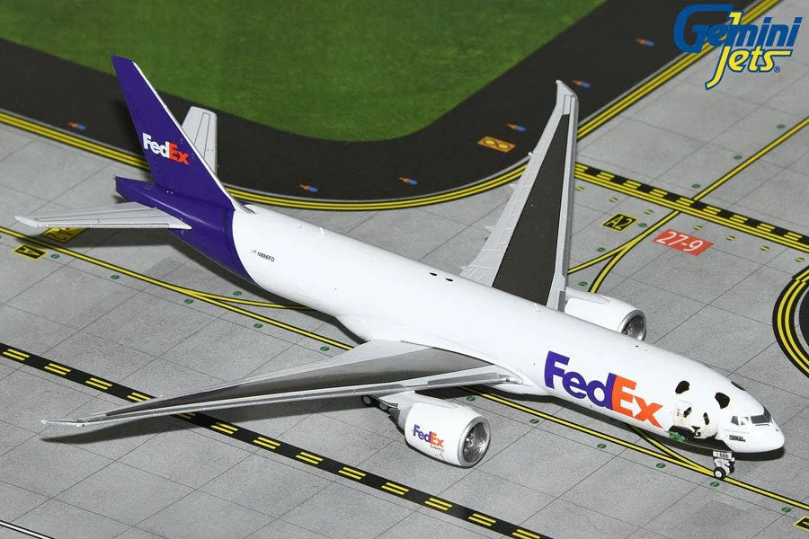 Gemini Jets 1/400 FedEx Express B777F N886FD "FedEx Panda Express" image 0