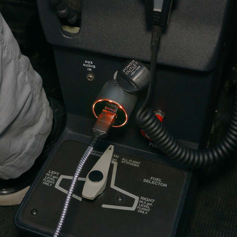Design4Pilots Pilot CO Charger - Dual USB Charger & Carbon Monoxide Detector image 2