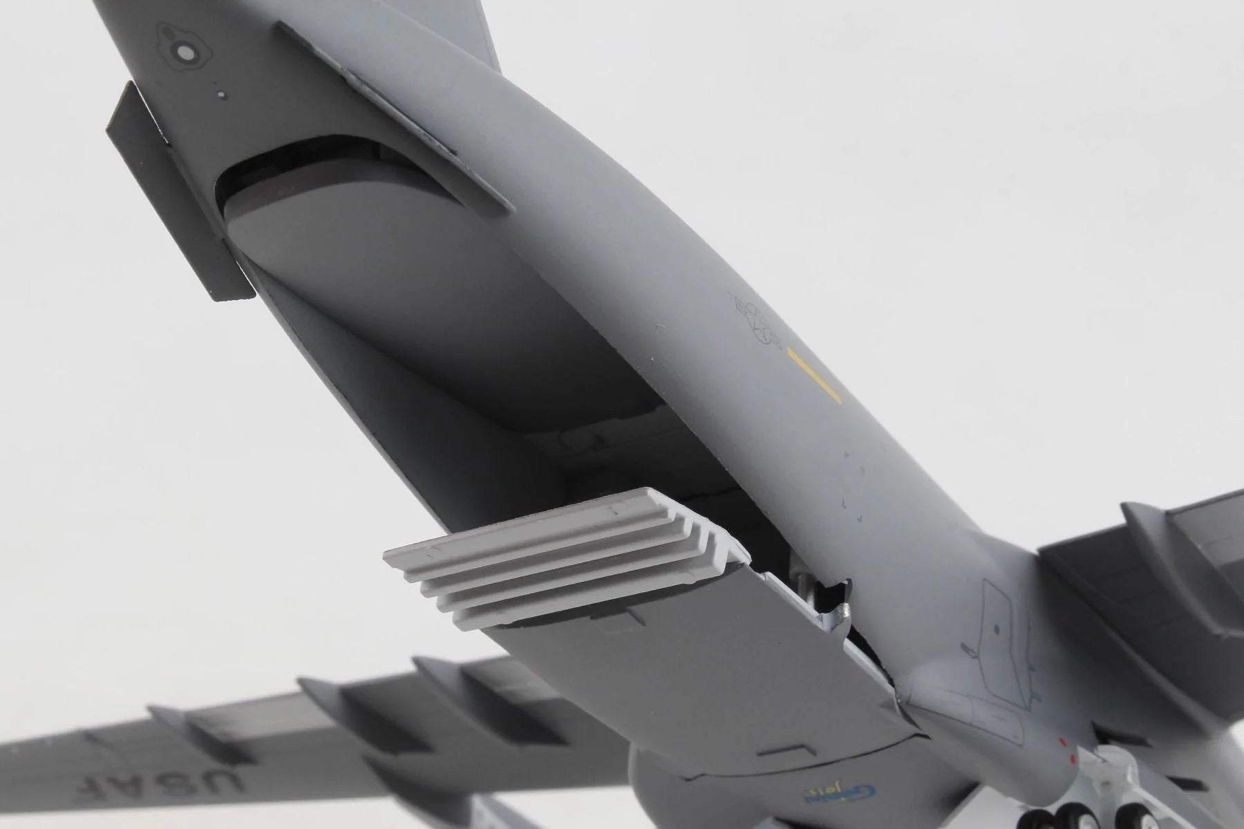 Gemini Jets 1/200 U.S. Air Force C17A Globemaster III 00-0179 Altus Air Force Base image 7