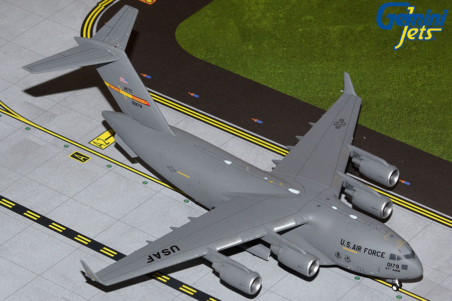 Gemini Jets 1/200 U.S. Air Force C17A Globemaster III 00-0179 Altus Air Force Base image 0