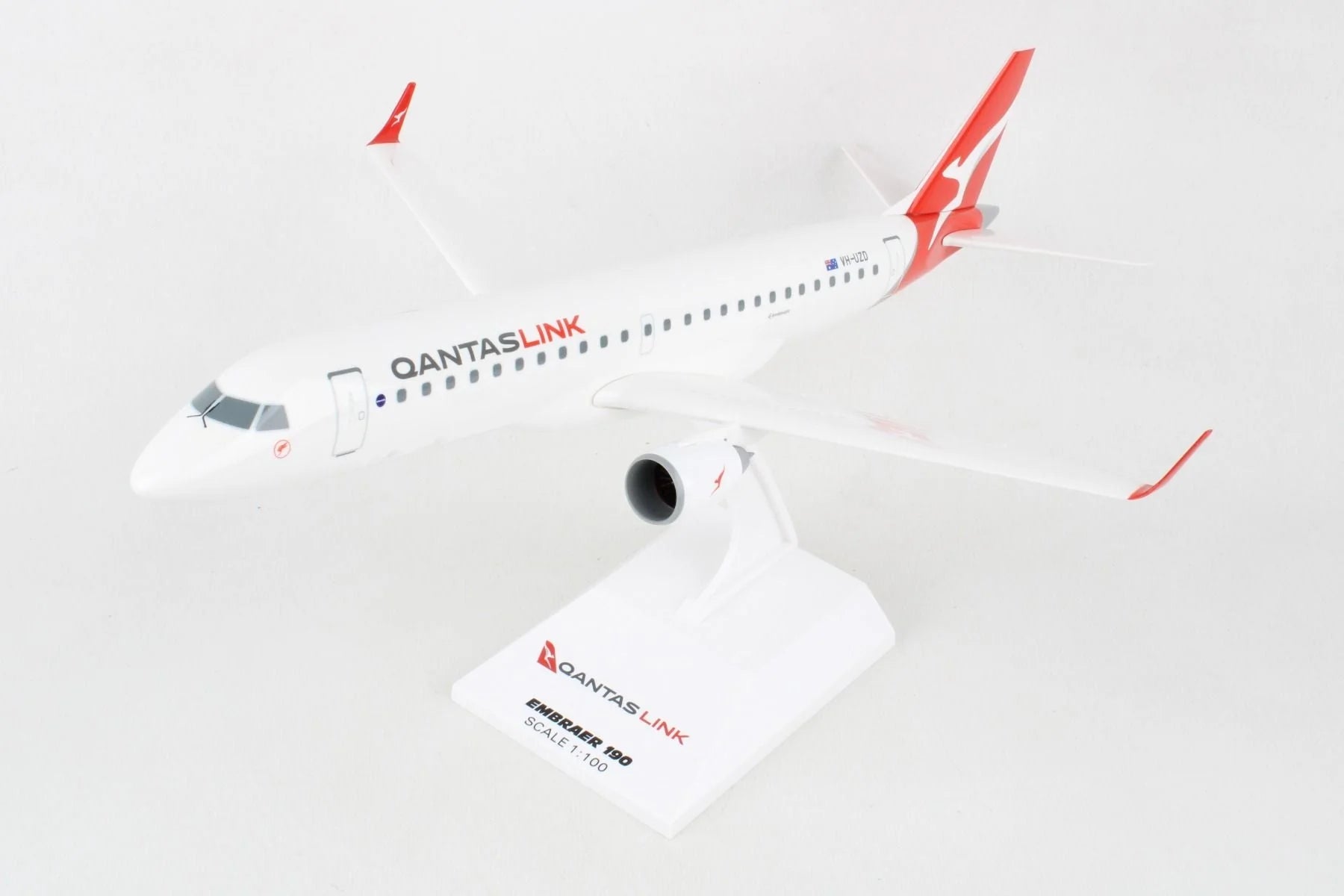 Skymarks 1/100 QantasLink E190 VH-UZD Aircraft Model image 2