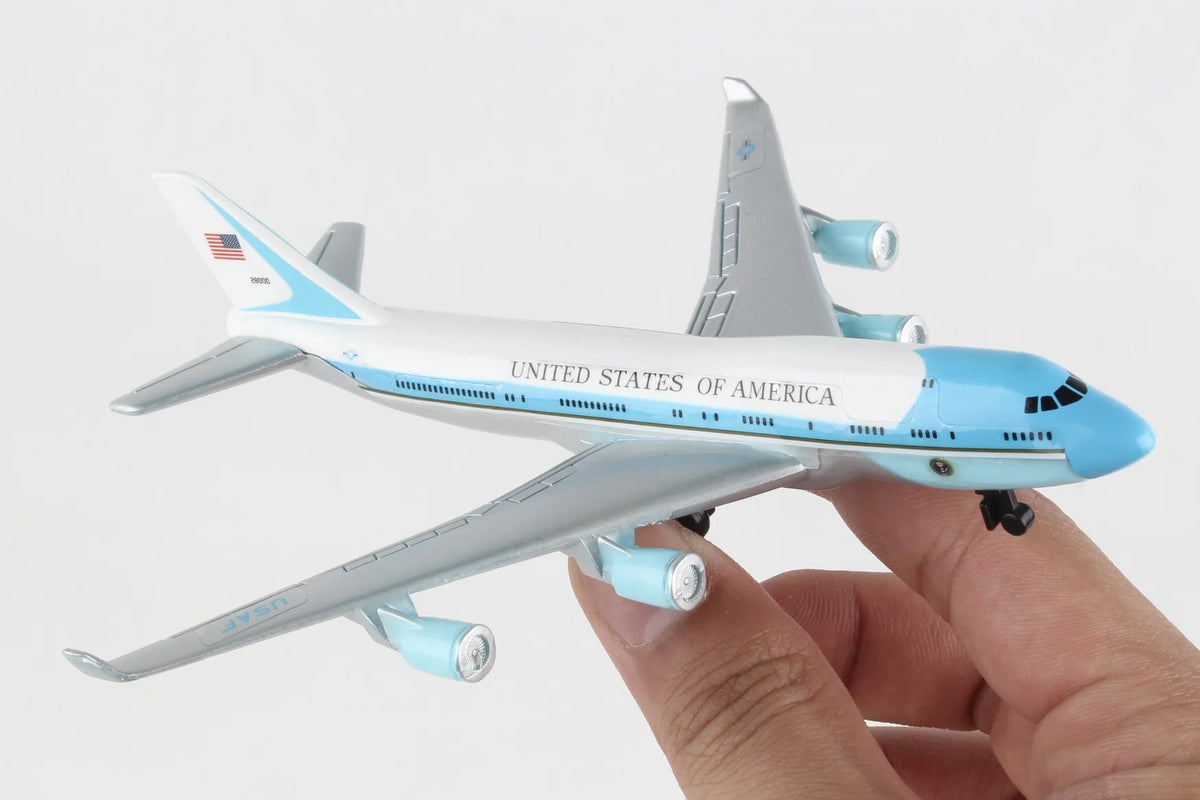 Daron Air Force One Pesawat Mainan Diecast